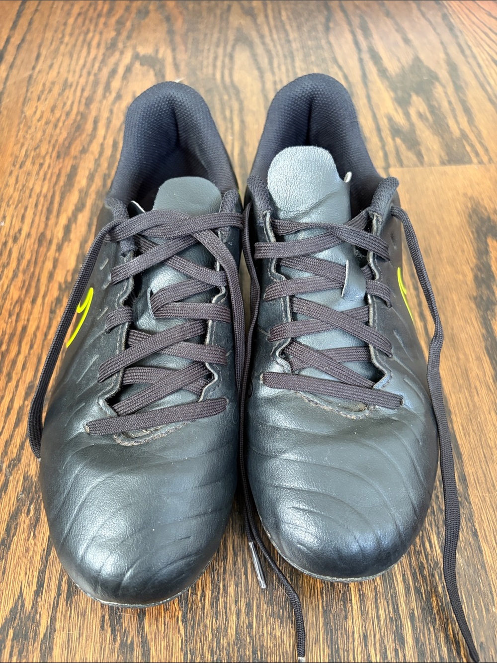 Nike Jr. Tiempo Legend 10 Club FG/MG Soccer Cleats - Black / Volt (Size 4Y)